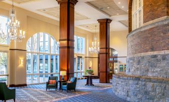 The Hotel Roanoke & Conference Center, Curio Collection by Hilton