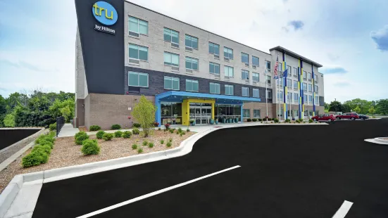 Tru by Hilton Grand Rapids Airport