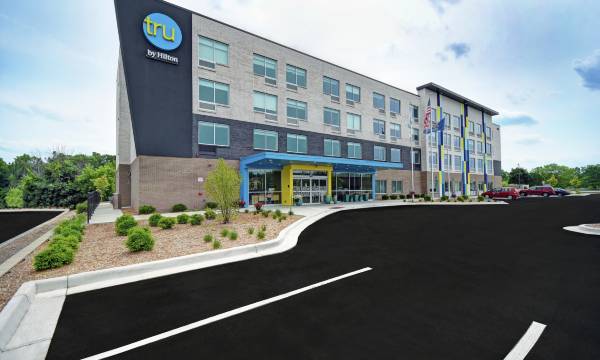 Tru by Hilton Grand Rapids Airport