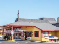 Travelodge by Wyndham Turlock Hotels in Turlock