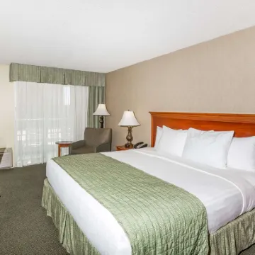Ramada Plaza by Wyndham Waikiki Hotels near Magic Island