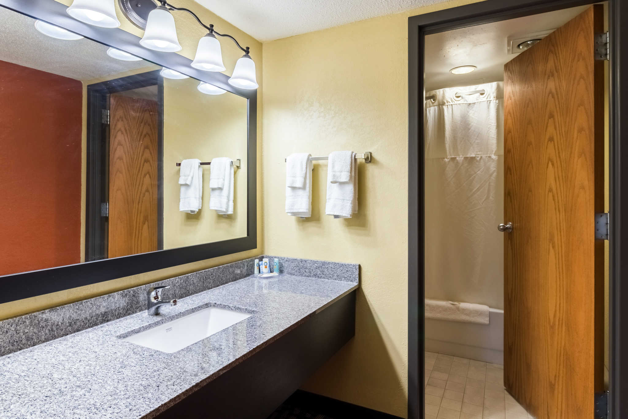 Quality Inn & Suites Mayo Clinic Area
