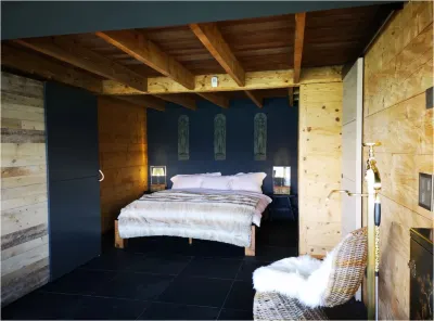 Chalet with Panoramic Views of the Mountains of the Oberland and Lake Thun Hotels near Blueme