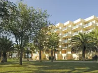 Pestana Viking Beach & Spa Resort Hotel dekat Praia da Senhora da Rocha