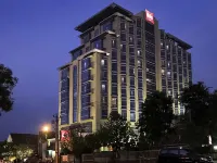 Ibis Semarang Simpang Lima Hotels in Pekunden