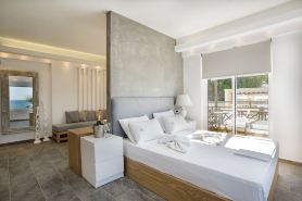 Porto Kalamaki Hotel