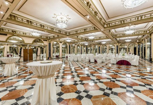 엑세 세비야 마카레나 외관