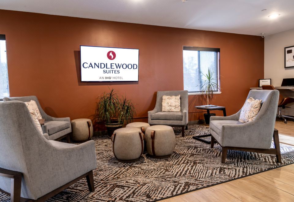 Candlewood Suites East LansingOver view