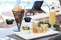 Radisson Blu Hotel and Resort Al Ain - breakfast