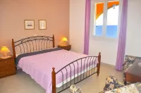 Villa Takis on Pelekas Beach. Apartment B with Sea View. - Bergblick