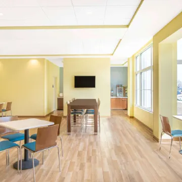 Days Inn & Suites by Wyndham Kearney Отели в г. Карни