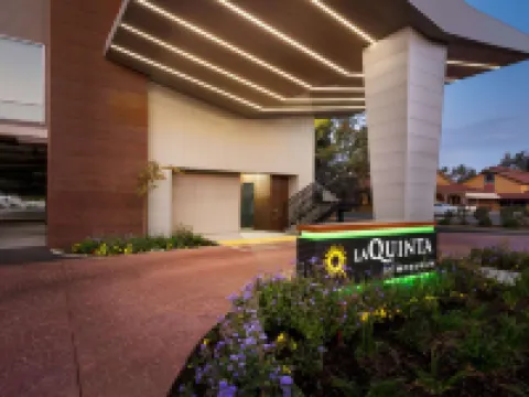 La Quinta Inn & Suites by Wyndham Clovis CA Hotels in Clovis