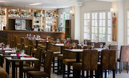 Best Western Blanche de Castille Dourdan - Housity