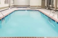 Quality Inn - Pools
