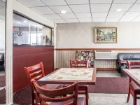 Rodeway Inn Hotels near Pershing Field