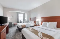 Quality Suites Austin - Parking