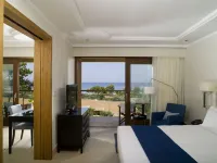 Kernos Beach Hotel & Bungalows