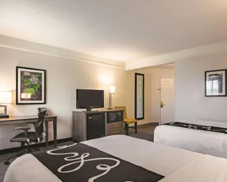 La Quinta Inn & Suites by Wyndham Oklahoma City Norman Hotels in Norman