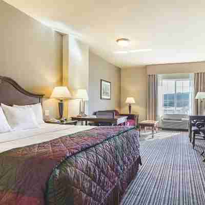 La Quinta Inn & Suites by Wyndham Trinidad Rooms