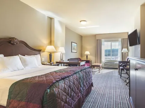 特立尼達拉昆塔温德姆套房酒店 特立尼達酒店