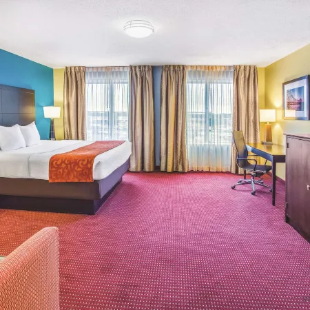 La Quinta Inn & Suites by Wyndham O'Fallon, IL - St. Louis