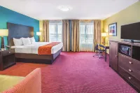 La Quinta Inn & Suites by Wyndham O'Fallon, IL - St. Louis Hotels in O'Fallon