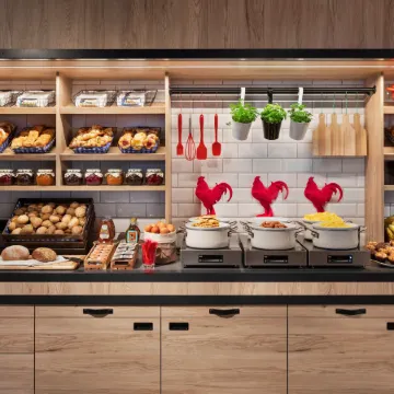 Moxy Duesseldorf City Отели рядом с достопримечательностью «Музей Кунст Паласт»
