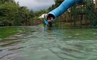Oak Tree Glamping Resort - Resorts