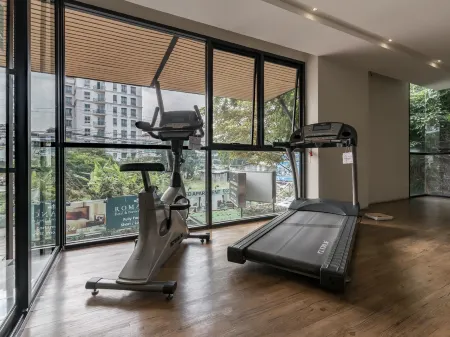 Varrzon Residence Srinakarin 56 Отели рядом с достопримечательностью «Ramkhamhaeng University Bang Na Campus»