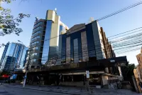 Master Porto Alegre Hotel - Av Carlos Gomes, Próximo ao Consulado Americano