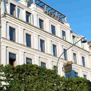 First Hotel Kärnan Hotel Exterior