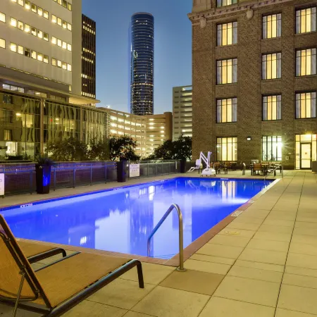 Courtyard Houston Downtown/Convention Center Отели рядом с достопримечательностью «Остановка скоростного трамвая McGowen Station»