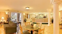 La Quinta Inn by Wyndham Orlando Airport West Hotels in Belle Isle