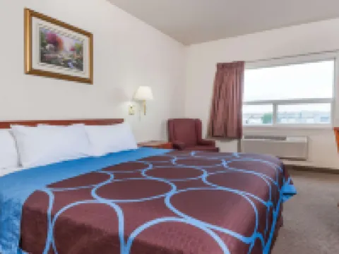 Super 8 by Wyndham Edmonton/West Hotels near TELUS World of Science - Edmonton