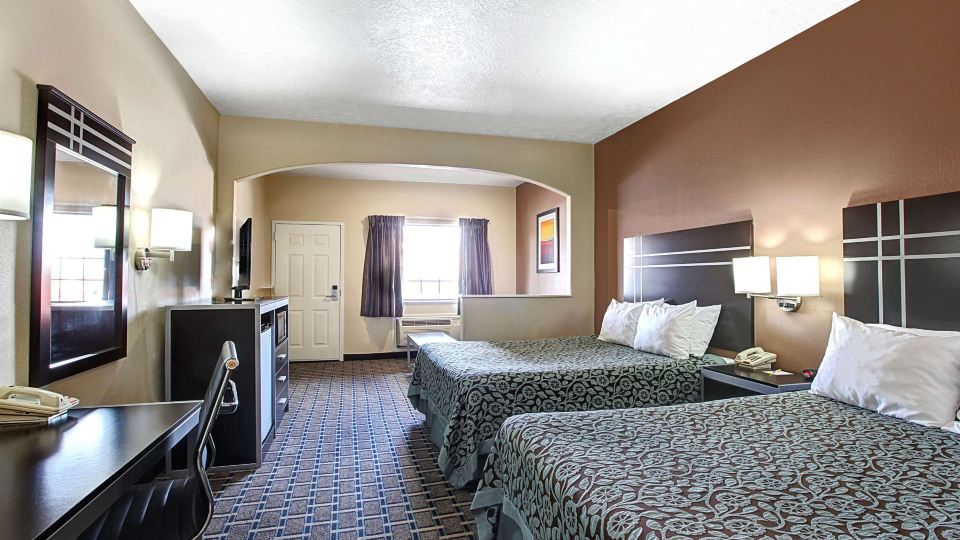 Days Inn & Suites by Wyndham Houston North/Spring