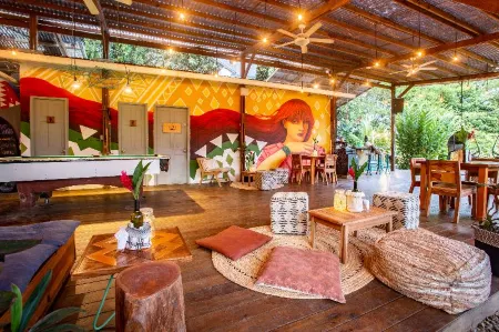 Socialtel Red Frog - Formerly Selina Red Frog Отели в г. Бастименто