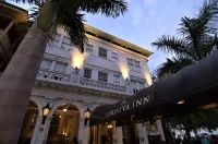 Cordova Inn Hotels near The Dali' Museum