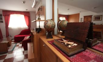 Split Apartments Peric - Housity