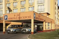 Airport Hotel Budapest - parking