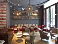 Chic & Basic Zoo Hotels near Ciutadella Park