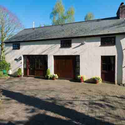 Glen-Yr-Afon House Hotel Hotel Exterior