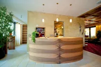Hotel Gartenresidence Zea Curtis فنادق في ميرانو