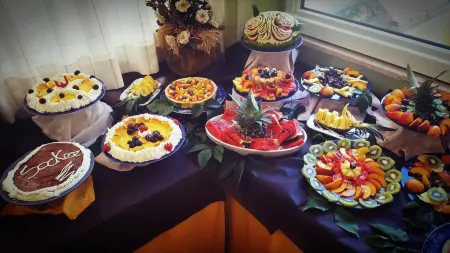 Hotel Gala Отели рядом с достопримечательностью «Sfera Grande di Pomodoro»