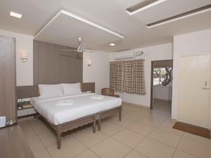 Hotel Sownthariyam