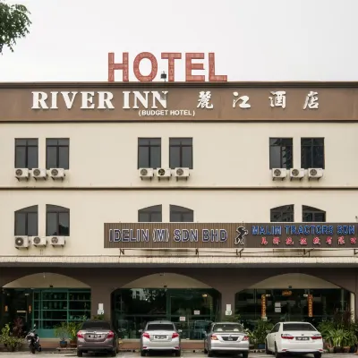 River Inn Hotel Hotels near Bagan Dalam