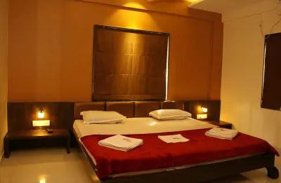 Vrundavan Deluxe Ganpatipule Hotels near Shree Ganpatipule Mandir