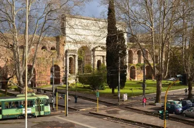 카스텔로 마조레  호텔