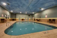 Holiday Inn Express & Suites LEBANON by IHG - Swimmingpools
