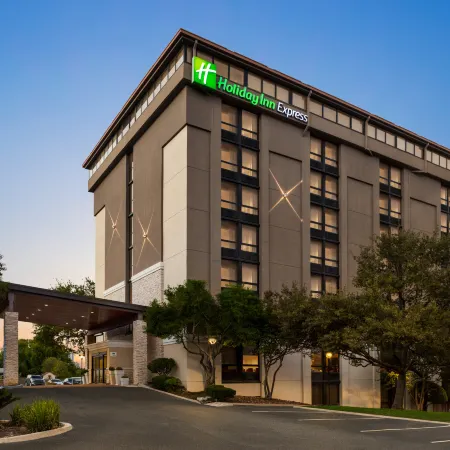 Holiday Inn Express SAN ANTONIO-AIRPORT by IHG