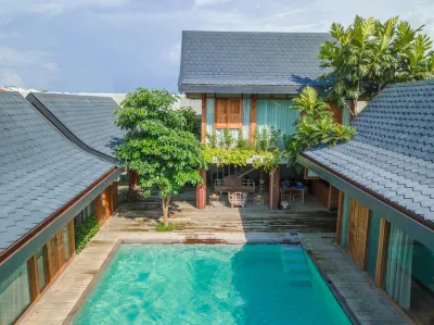 Ayom Java Village โรงแรมใน